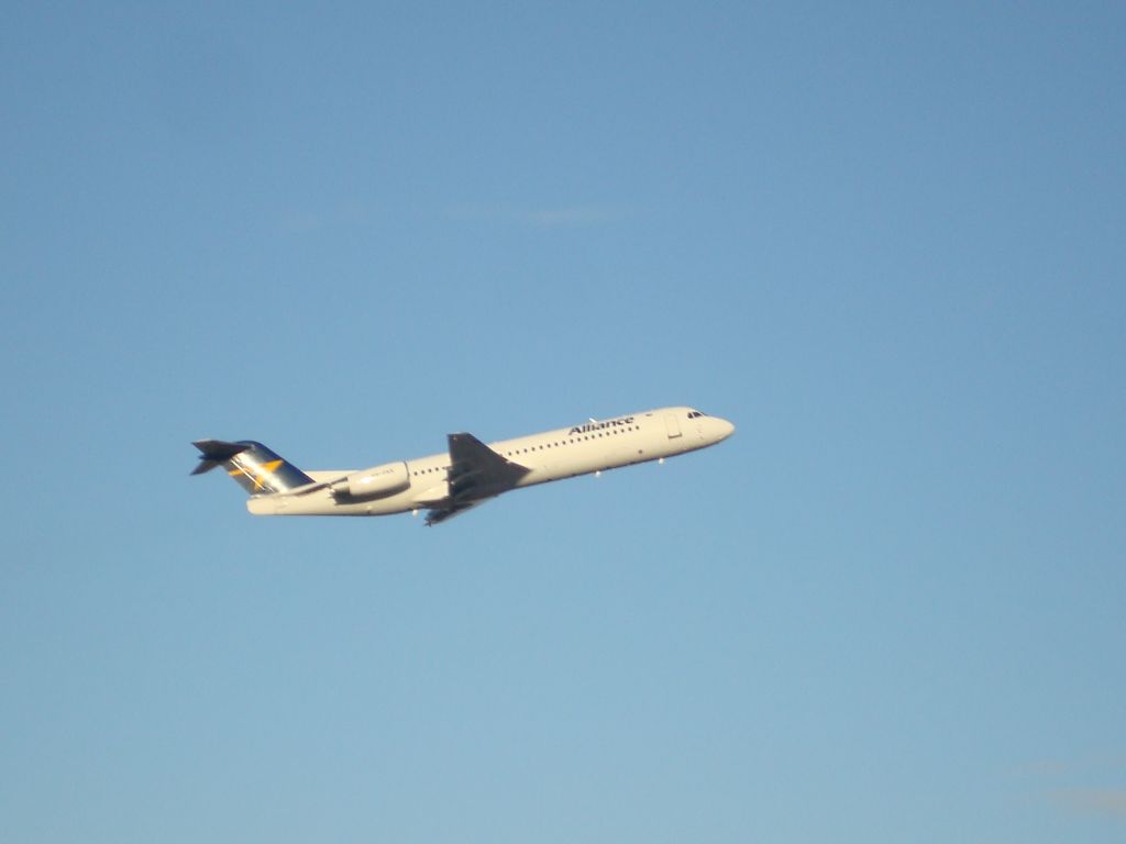 Fokker 100 (VH-FKK) - At Perth's outdoors viewing deck.