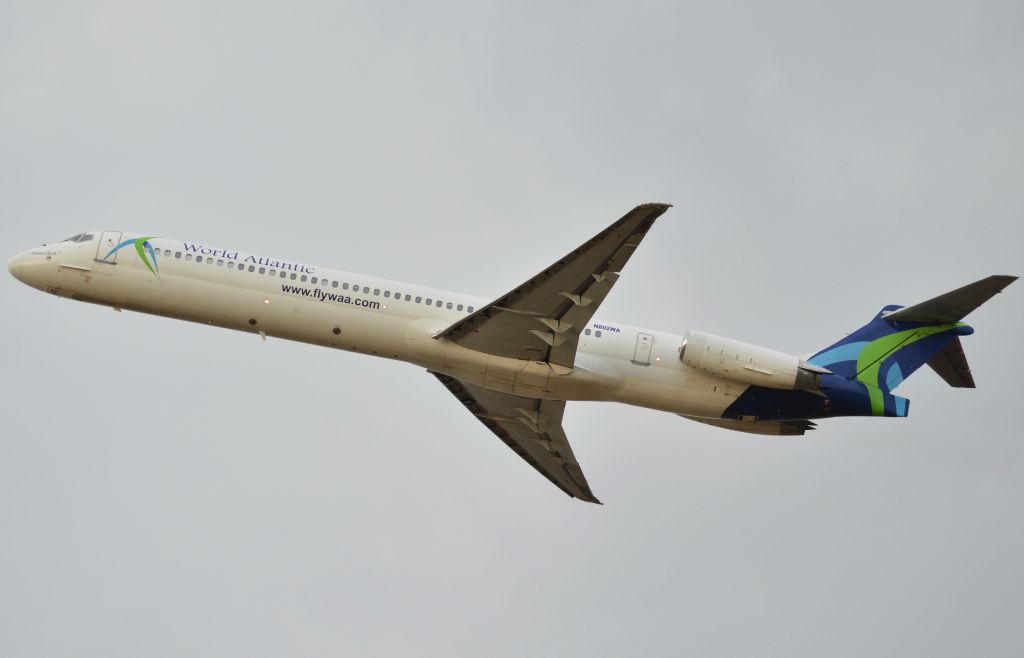 McDonnell Douglas MD-83 (N802WA)