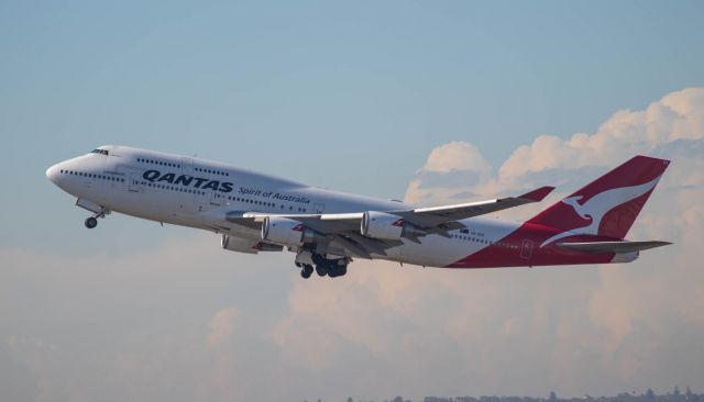 Boeing 747-400 (VH-OEB)