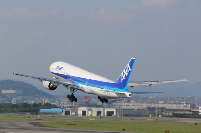 Boeing 777-200 (JA701A)
