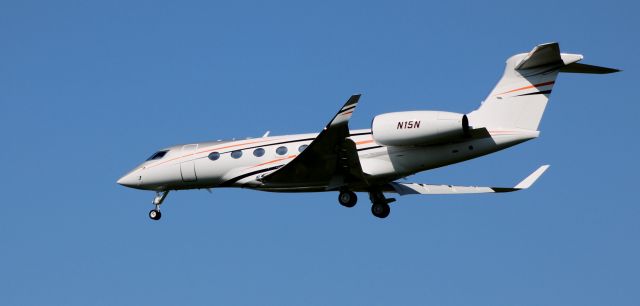 Gulfstream Aerospace Gulfstream G500 (N15N) - On short final is this 2021 Gulfstream GVII - G500 in the Autumn of 2022.