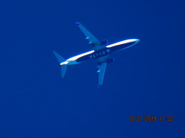 Boeing 737-900 (N886DN)