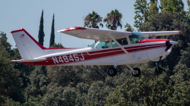 Cessna Skyhawk (N4845J)