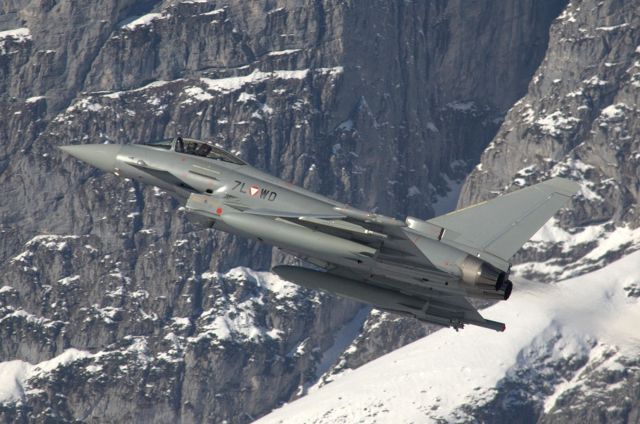 EUROFIGHTER Typhoon (7LWD)