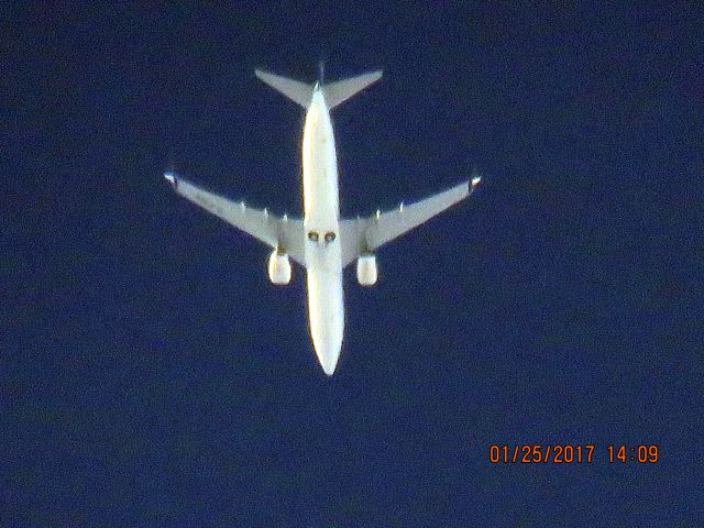 Boeing 737-800 (C-FYPB)