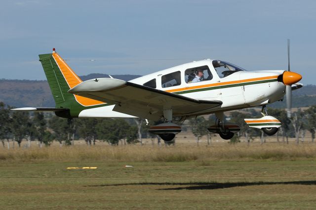 Piper Cherokee (VH-SCG)