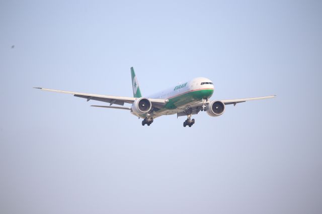 BOEING 777-300ER (B-16727)