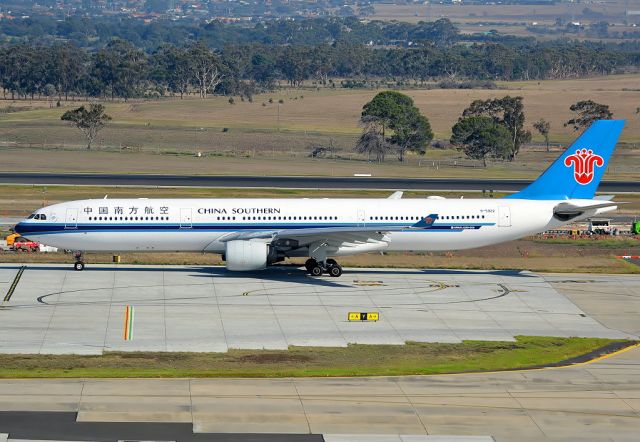 Airbus A330-300 (B-5922)