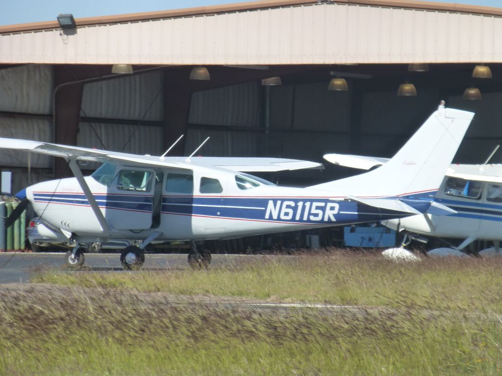 Cessna Centurion (N6115R)