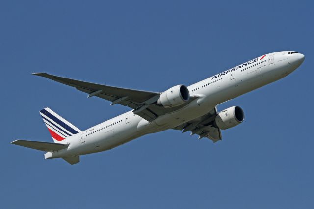 Boeing 777-200 (F-GSQA)