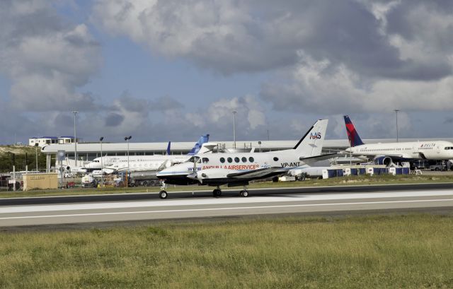 VP-ANT — - Anguilla Air Services back tracking for take off!!