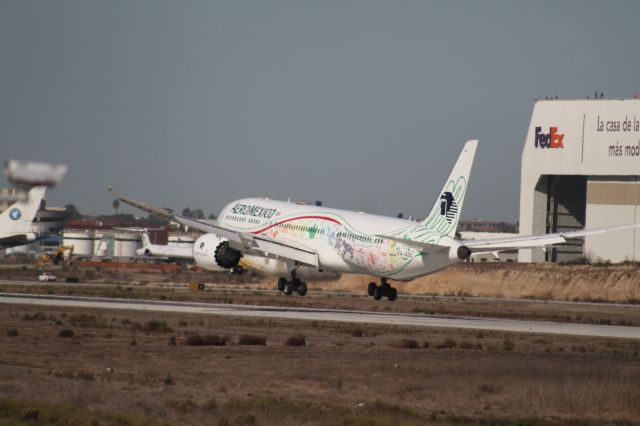 Boeing 787-9 Dreamliner (XA-ADL) - FINAL APPROACH 27 MMTJ