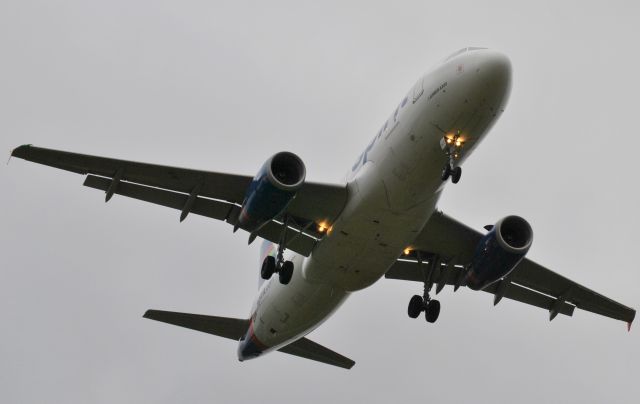 Airbus A320 (N615NK)