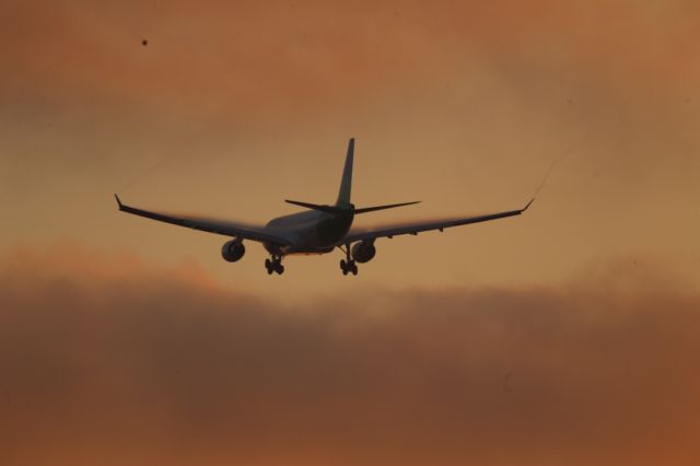 Airbus A330-300 —