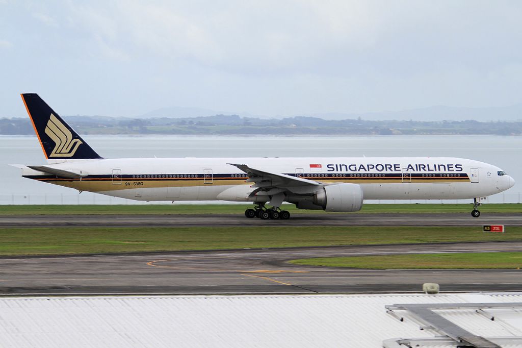 BOEING 777-300ER (9V-SWG)