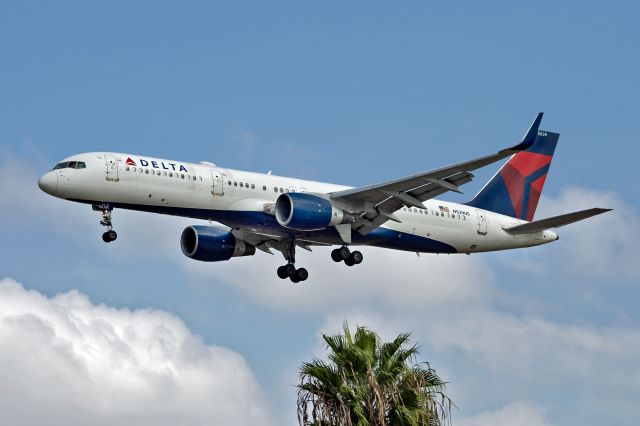 Boeing 757-200 (N539US)