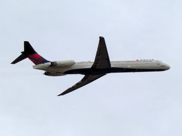 McDonnell Douglas MD-88 (N957DL)