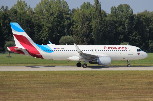 Airbus A320 (OE-IQB)