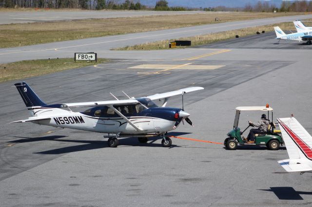 Cessna 206 Stationair (N590MM)