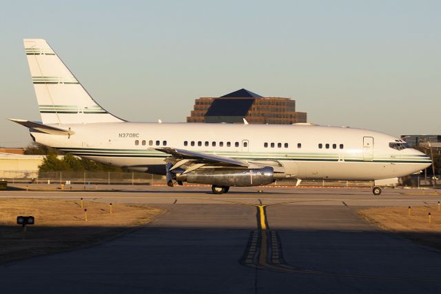 Boeing 737-200 (N370BC)