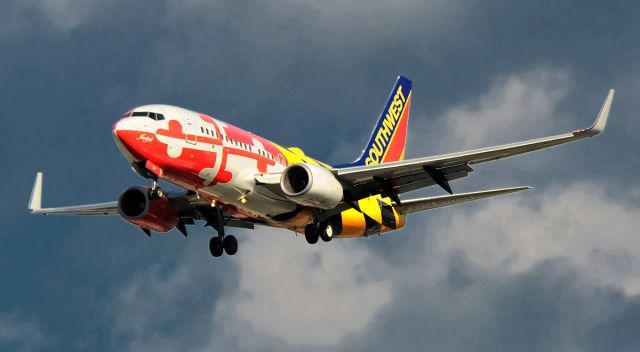 Boeing 737-700 (N214WN) - Maryland One approaching 33L at BWI 10-21-2014.