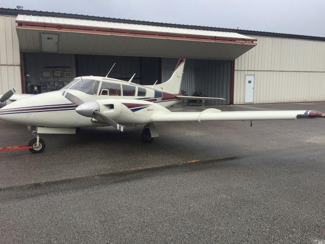 Piper PA-30 Twin Comanche (N8359Y)