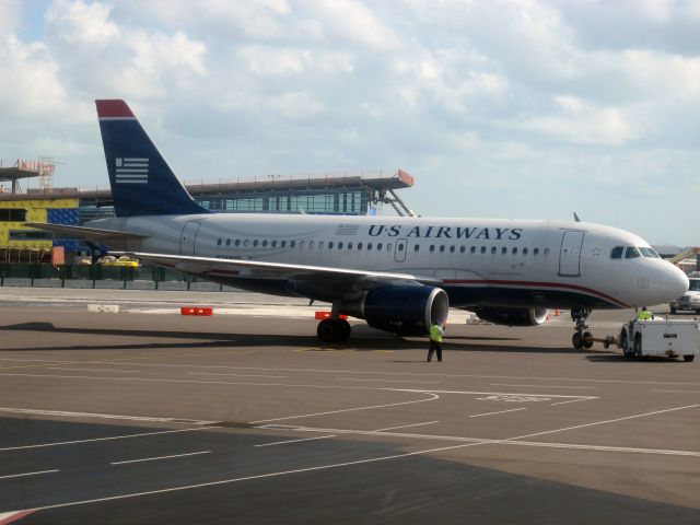 Airbus A319 (N749US)