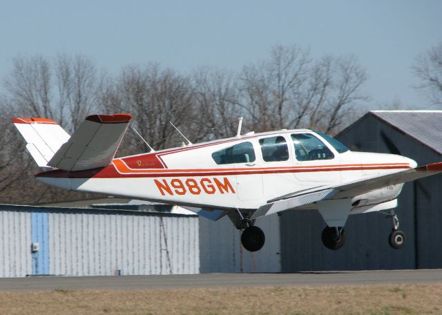 Beechcraft 35 Bonanza (N98GM) - About to touch down on runway 14 at the Downtown Shreveport airport.