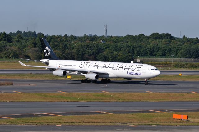 Airbus A340-300 (D-AIGN) - 2015/10/26