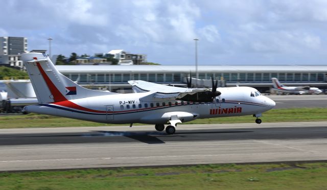 Aerospatiale ATR-42-300 (PJ-WIV)