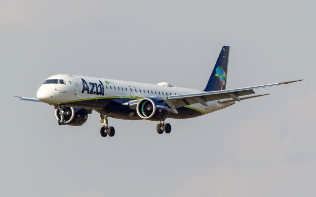 EMBRAER ERJ-190-400 (PS-AEU)