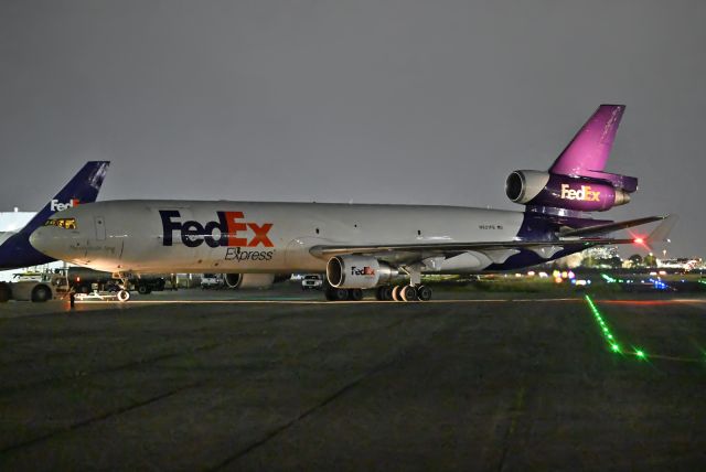 Boeing MD-11 (N621FE)