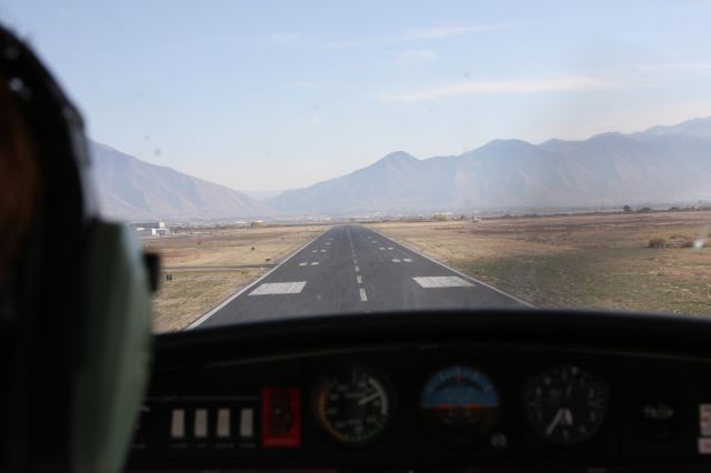 Diamond Star (N500NA) - Final Approach RWY 13 at Provo