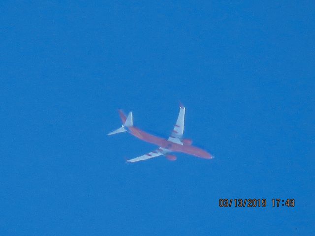 Boeing 737-800 (N8630B)