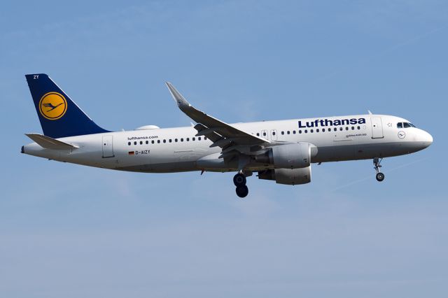 Airbus A320 (D-AIZY)