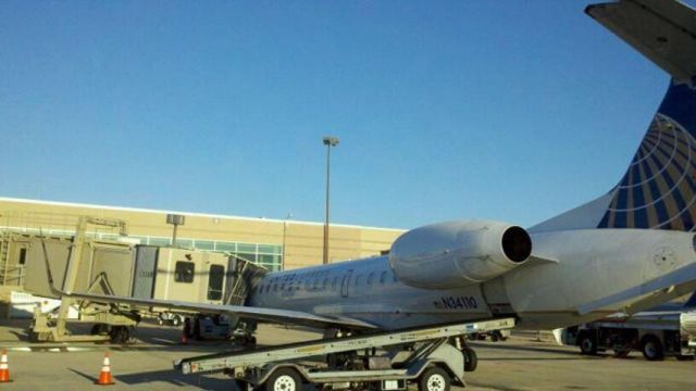 Embraer ERJ-135 (N34110)