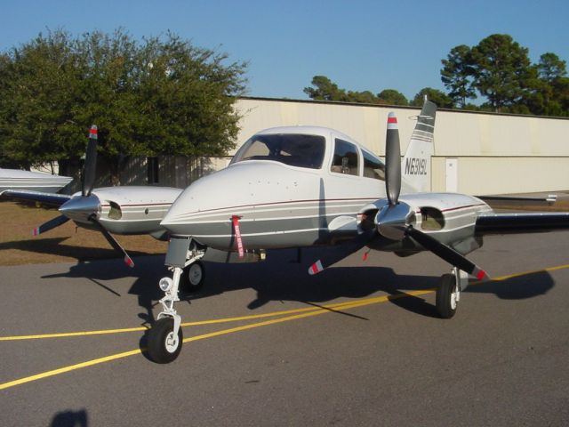 Cessna 310 (N6919L)