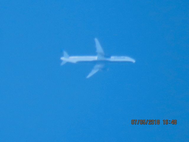 Airbus A321 (N988JT)