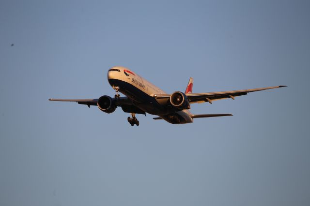BOEING 777-300ER (G-STBH)