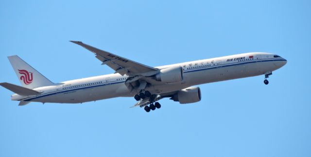 BOEING 777-300ER (B-2038) - Moments till landing, Feb. 2019.