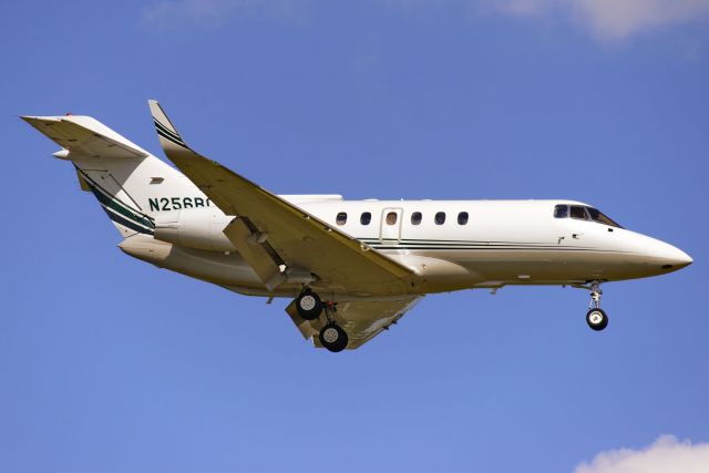 Hawker 800 (N256BC)