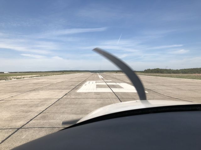 Cessna 350 (N1443T) - Line up and wait