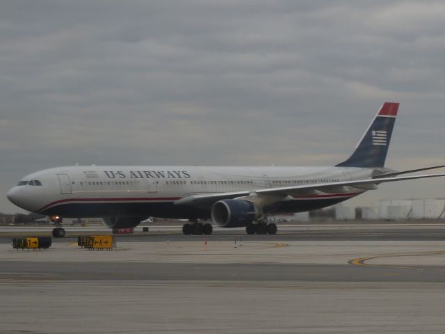 Airbus A330-300 (N276AY)