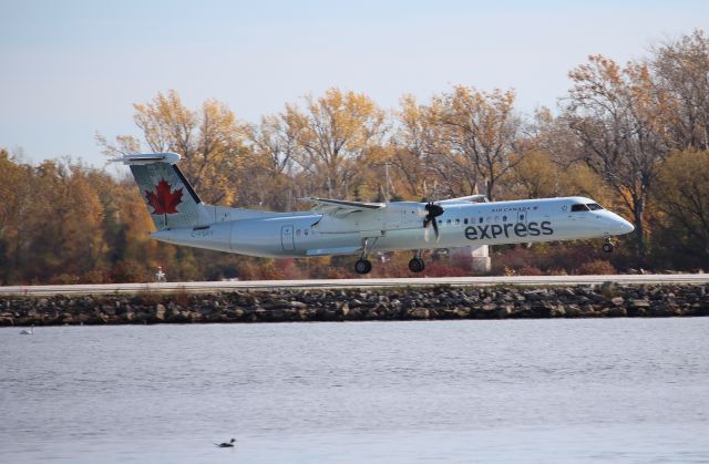 de Havilland Dash 8-400 (C-FSRY)