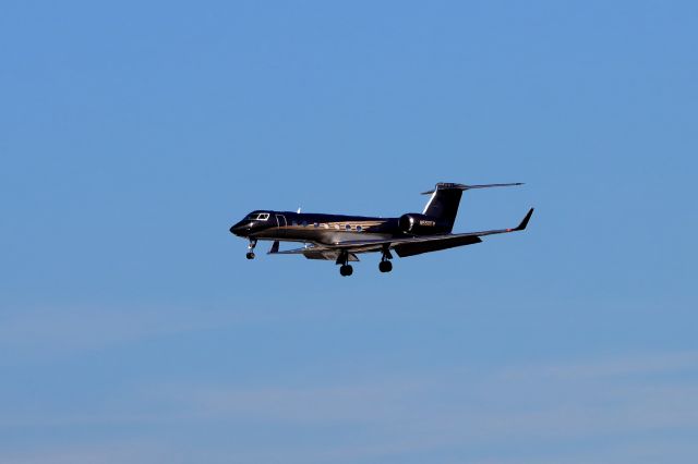 Gulfstream Aerospace Gulfstream V (N550EW) - Private jet on final at McClellan-Palomar 