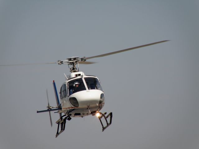 Eurocopter AS-350 AStar (N102LN) - Looking head-on at an Air Methods, Inc. EUROCOPTER approaching TAC Air (the FBO at Blue Grass Airport-KLEX)