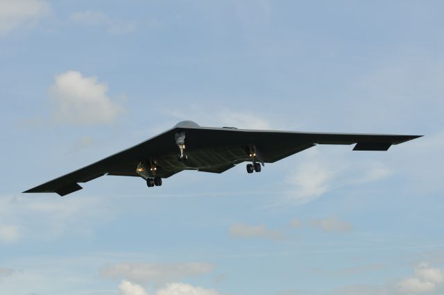 B2STEALTH — - B2 Steath landing at RAF Fairford Gloucester ENGLAND