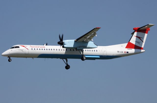 de Havilland Dash 8-400 (OE-LGI)