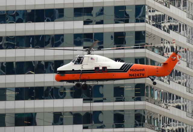 Aerospatiale Dauphin 2 (SA-365C) (N4247V) - Delivering A/C chillers to 405 N Wabash Ave, Chicago,  IL