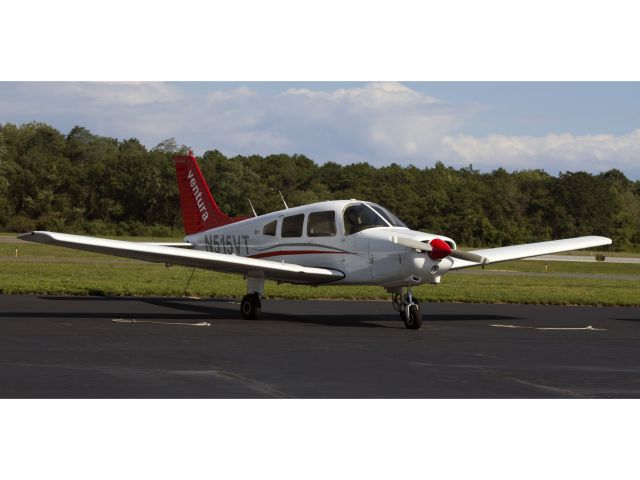 Piper Cherokee (N515VT) - Very clean aircraft and a professional operation at VENTURA.